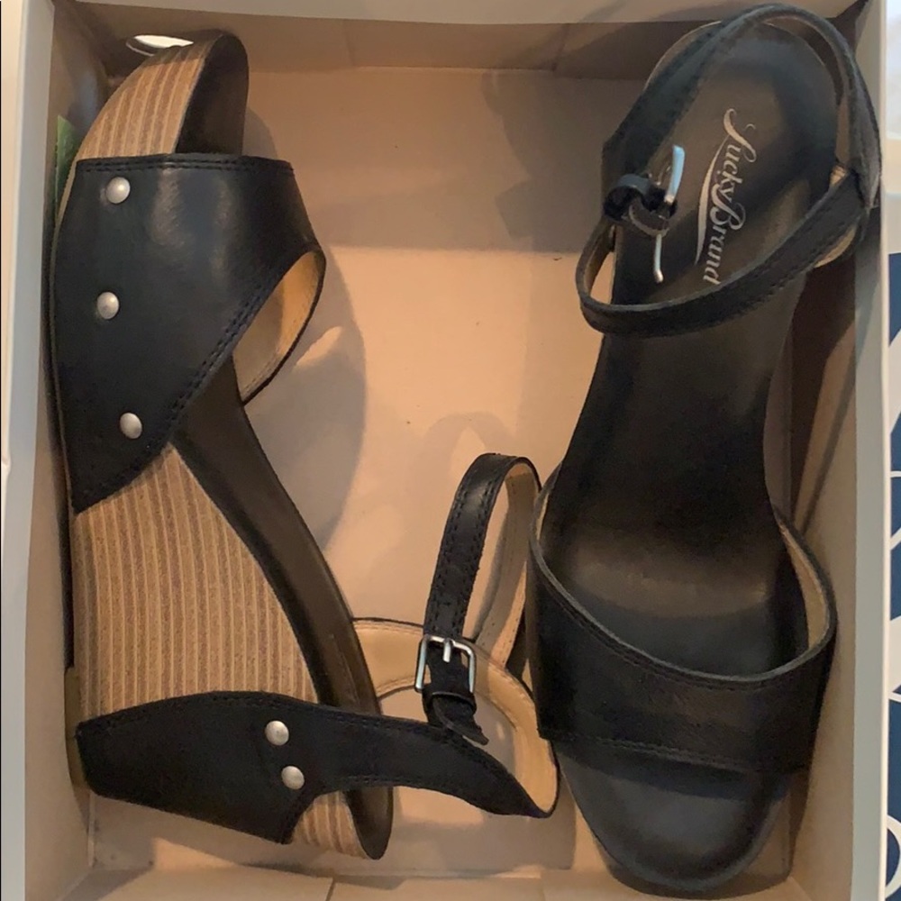 Lucky Brand Black/Tan Heels